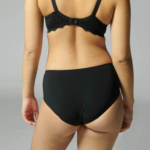 Simone Pérèle CARESSE retro brief