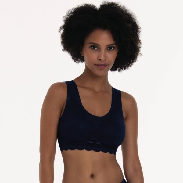 Anita Essentials Lace bralette with cups