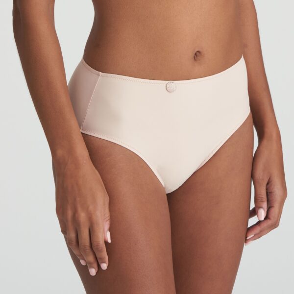 L'Aventure Tom full briefs