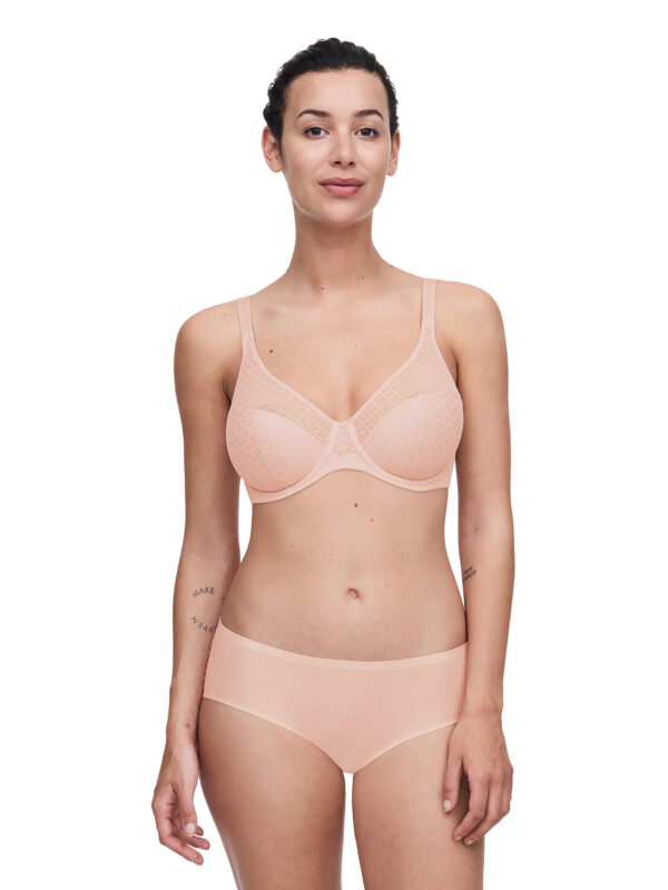 Chantelle Norah Chic covering molded bra
