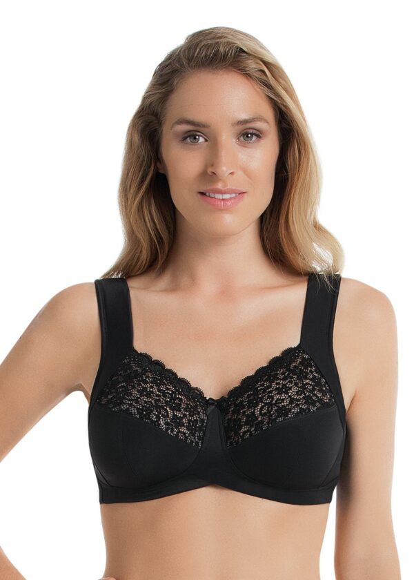 Anita Havanna support bra